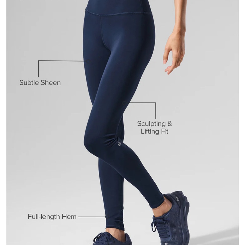 ALO Yoga Airlift 7/8 Navy Leggings - Picture 2 of 4